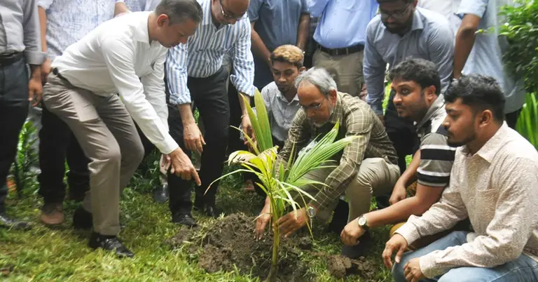 ঢামেক প্রাঙ্গণে বৃক্ষরোপণ কর্মসূচি